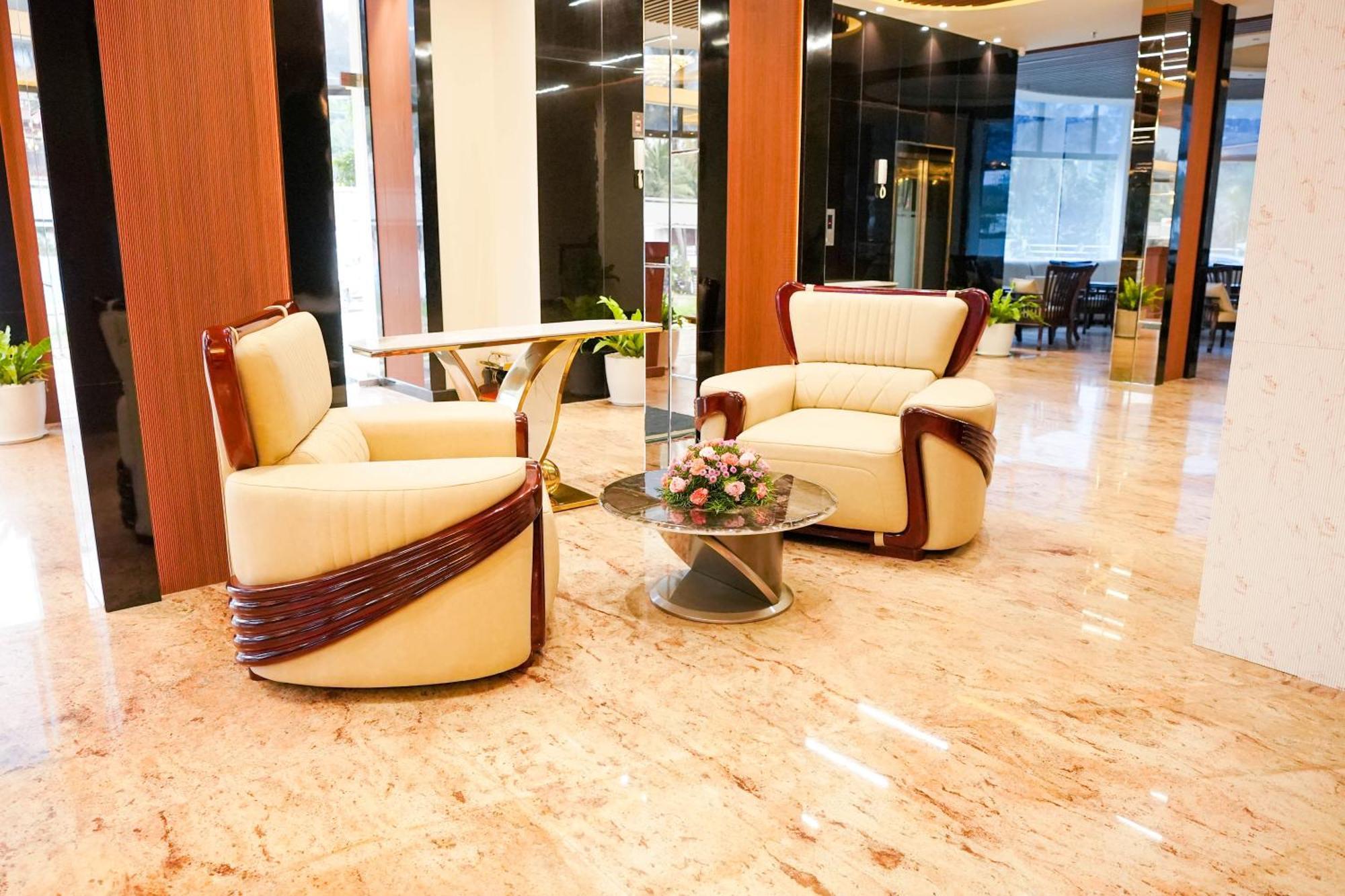 Hotel Blue Castle Thiruvananthapuram Esterno foto