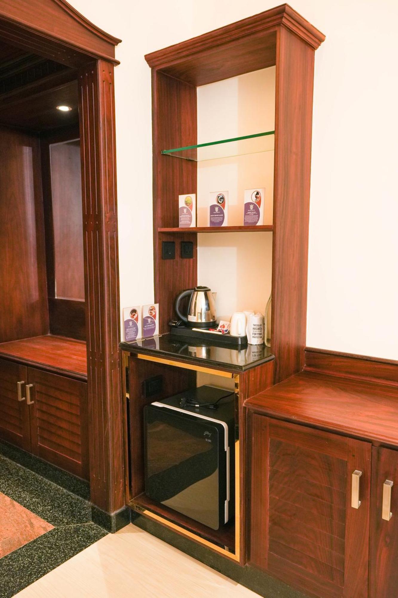 Hotel Blue Castle Thiruvananthapuram Esterno foto