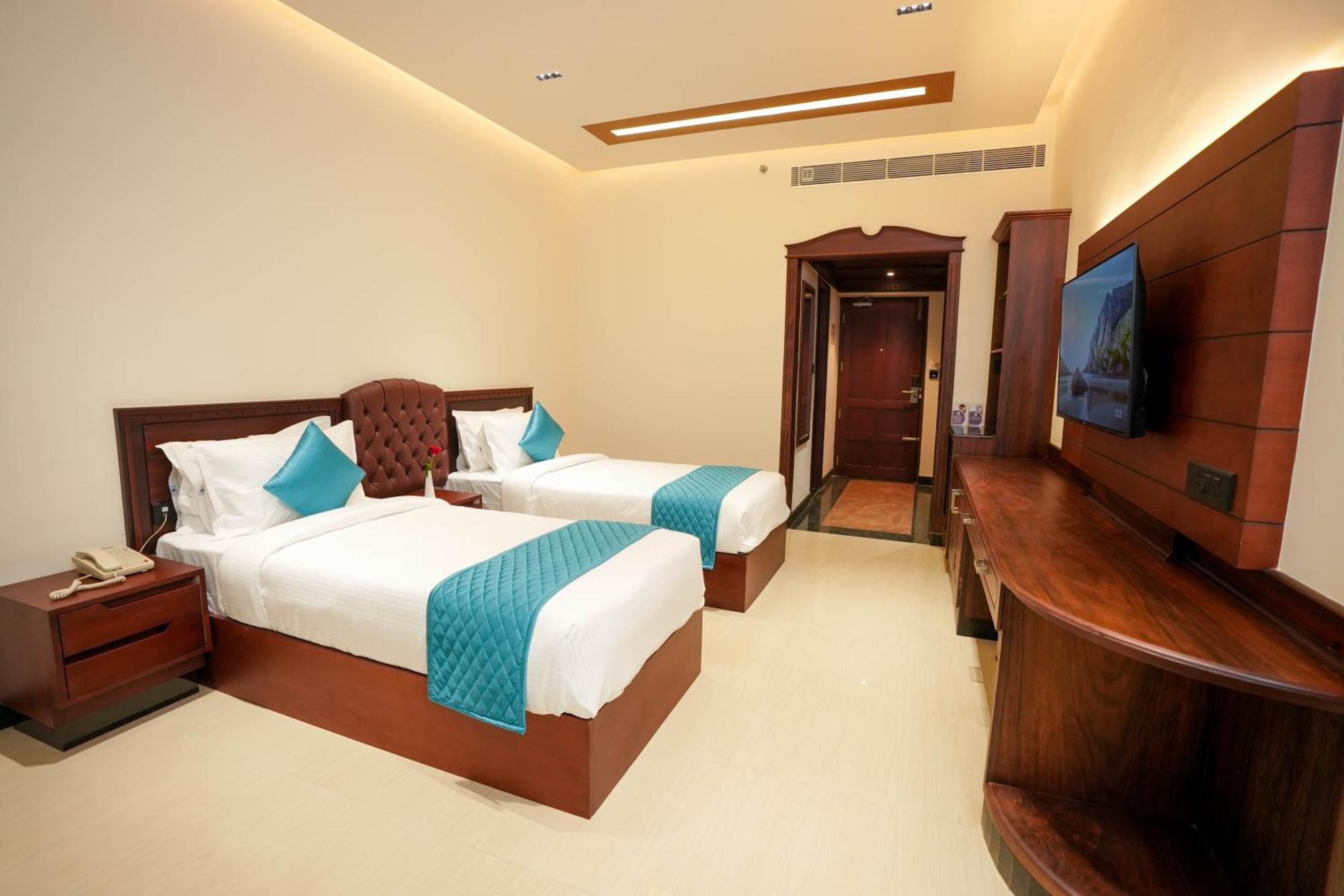 Hotel Blue Castle Thiruvananthapuram Esterno foto